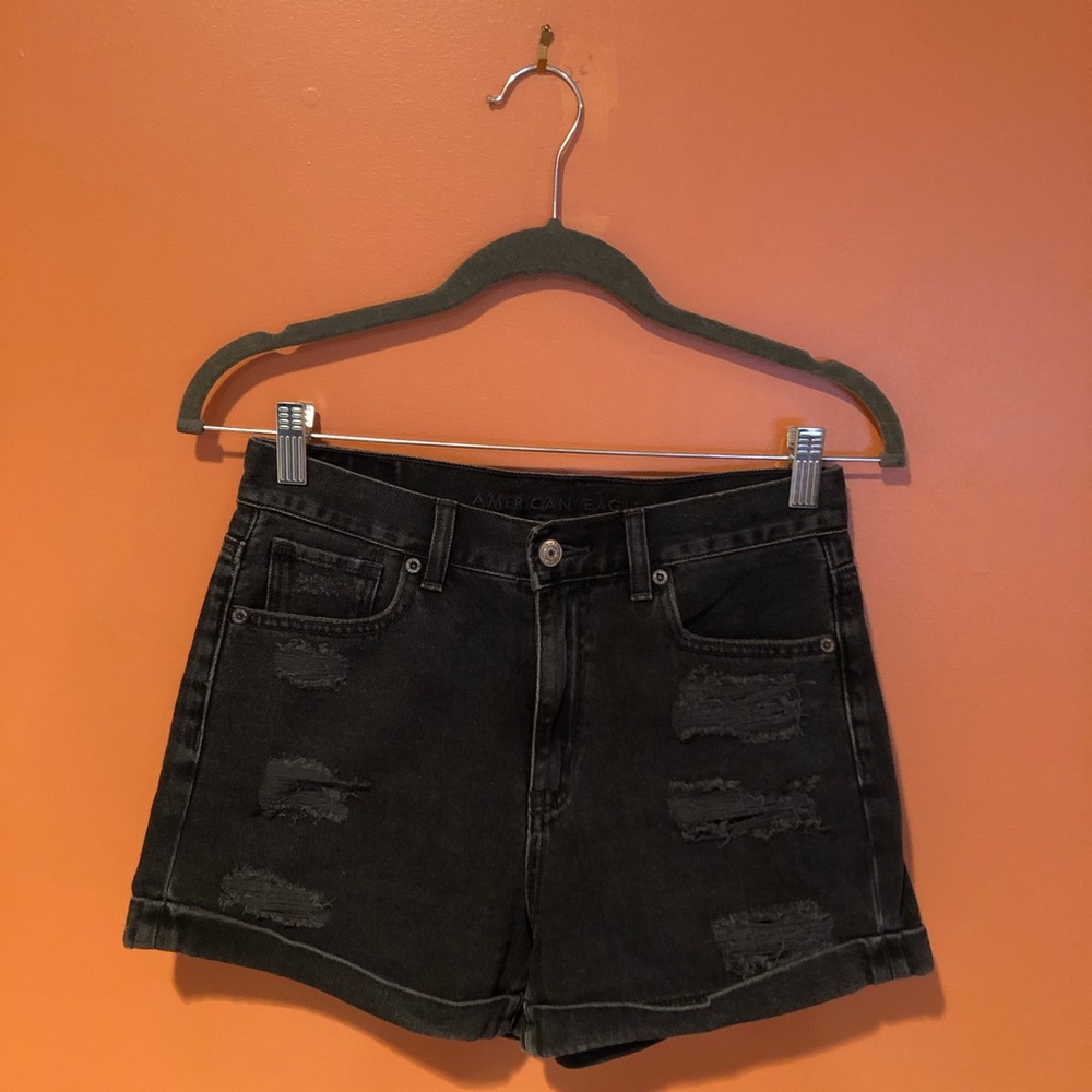American Eagle high wasted distressed mom shorts